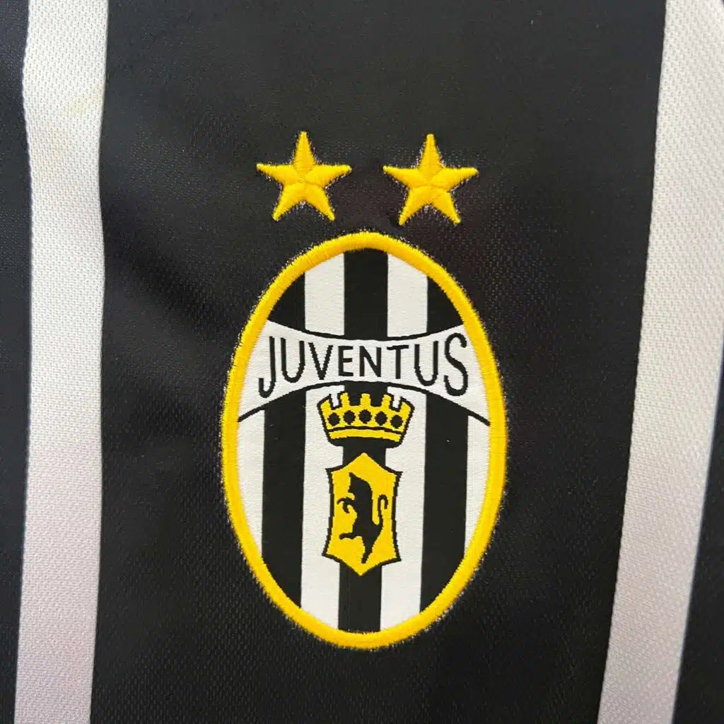 Juventus Away (2000/01)