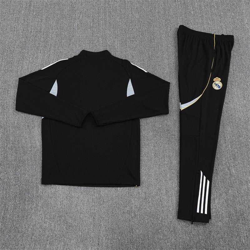 Real Madrid Tracksuit (25/26)