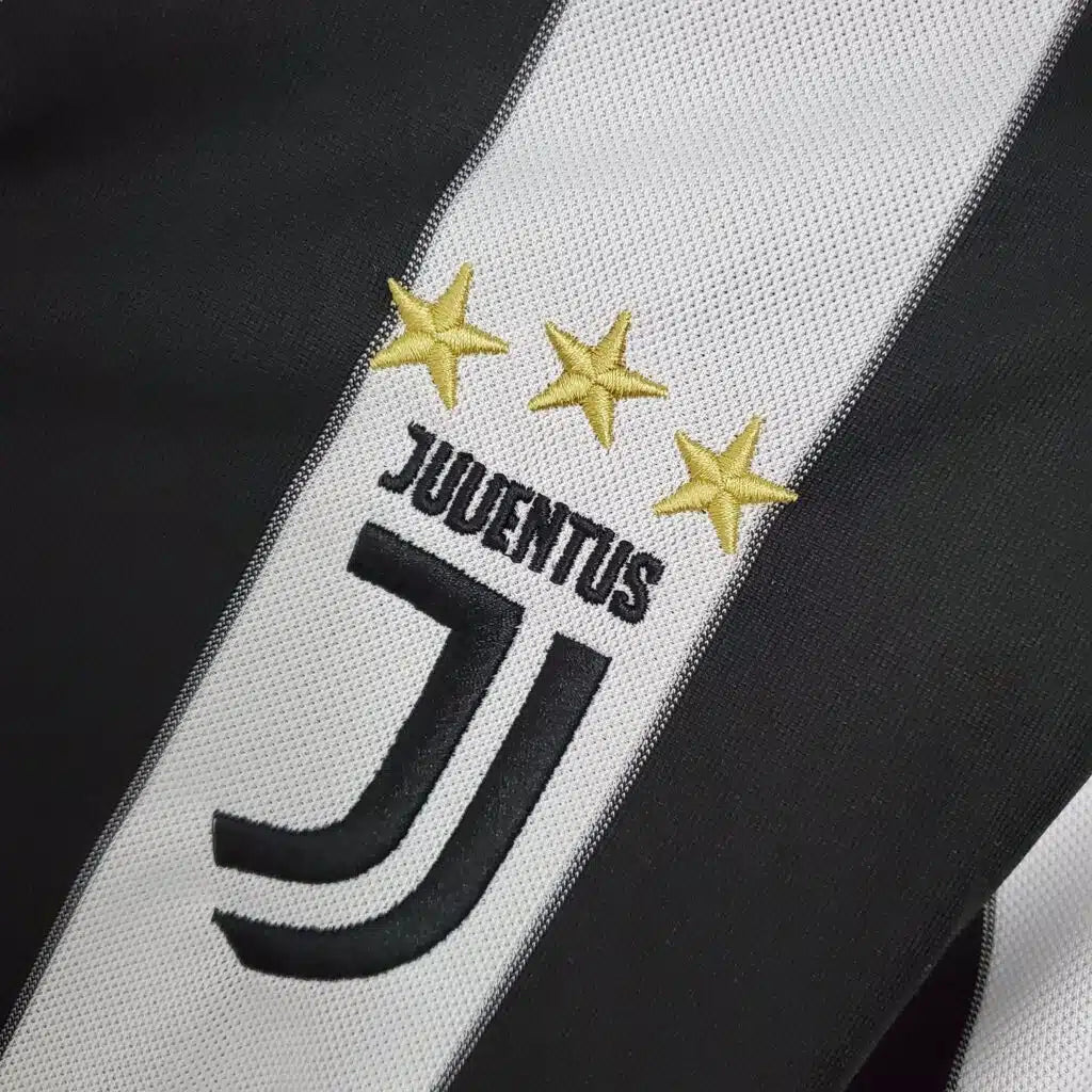 Juventus Home (2017/18)