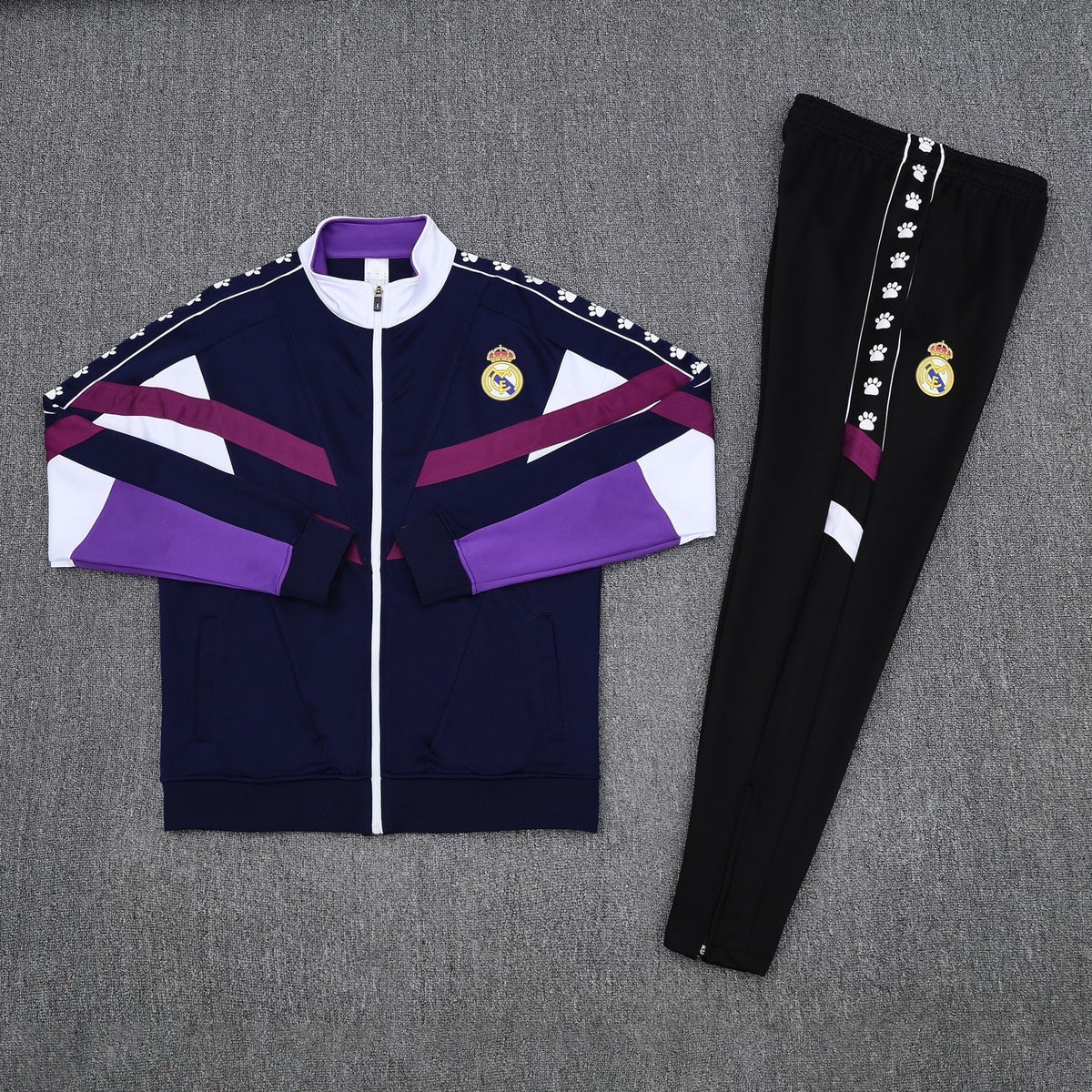 Real Madrid Tracksuit (25/26)
