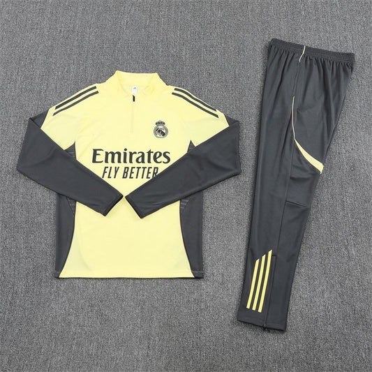 Real Madrid Tracksuit (25/26)