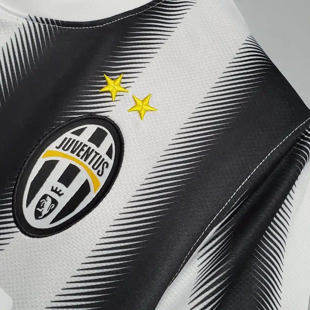Juventus Home (2010/11)