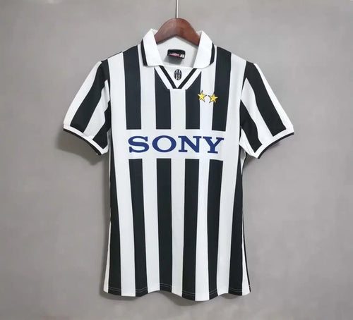 Juventus Home (1995/97)