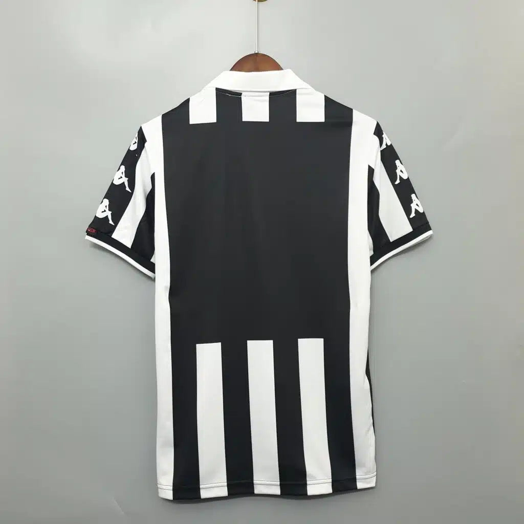 Juventus Home (1999/00)