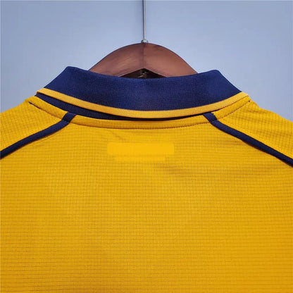 Liverpool Away (2000/01)