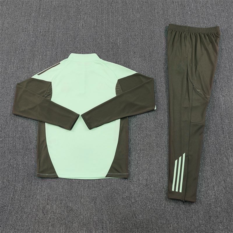 Real Madrid Tracksuit (25/26)