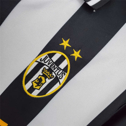 Juventus Home (2001/02)