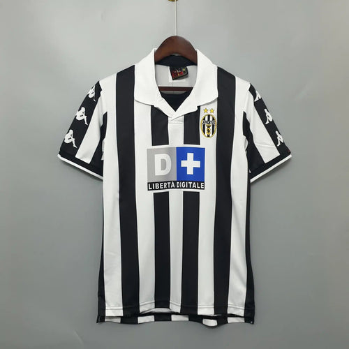 Juventus Home (1999/00)
