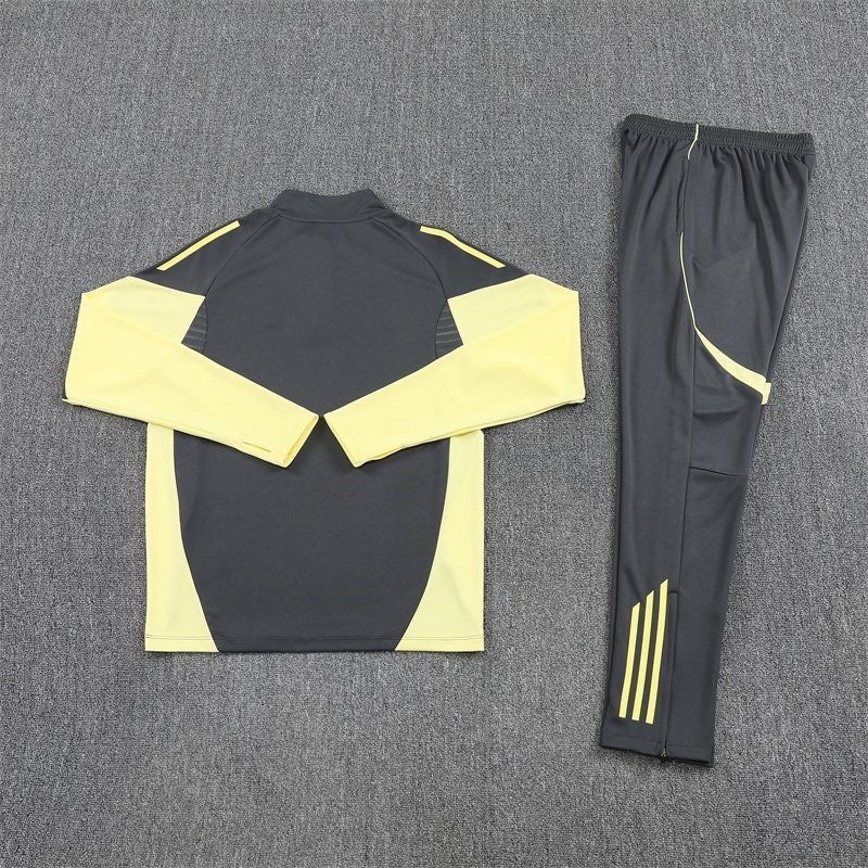 Real Madrid Tracksuit (25/26)