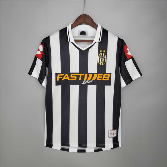 Juventus Home (2001/02)