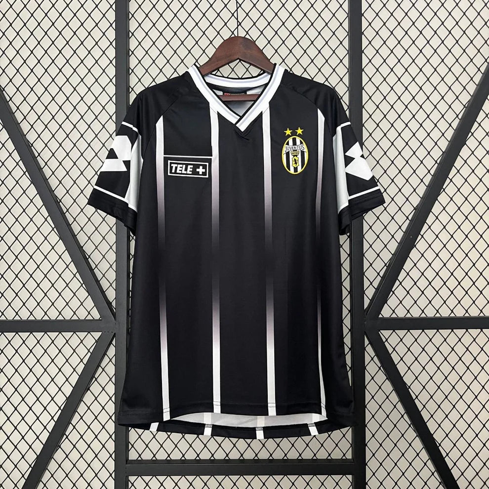 Juventus Away (2000/01)
