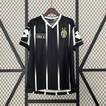 Juventus Away (2000/01)