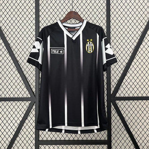 Juventus Away (2000/01)
