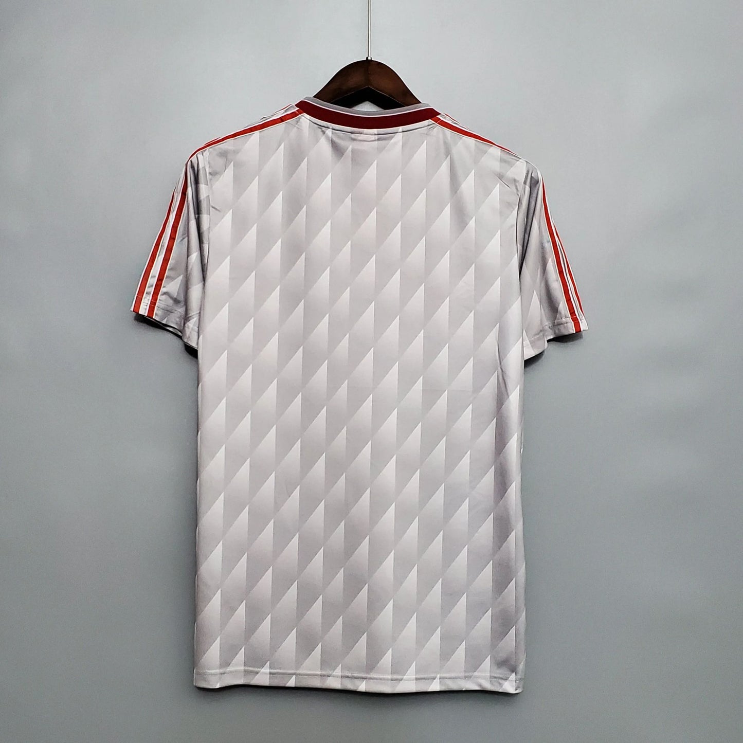 Liverpool Away (1990/91)