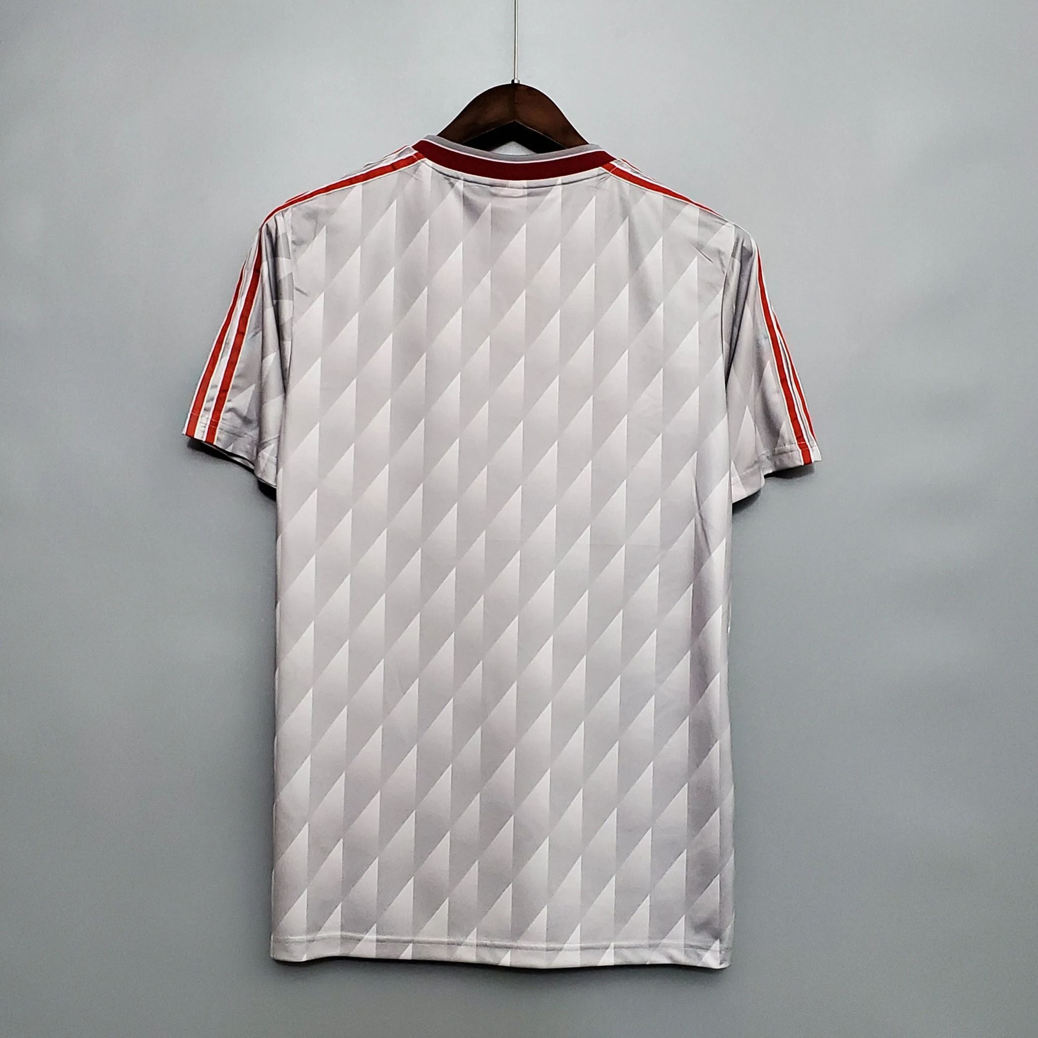 Liverpool Away (1990/91)