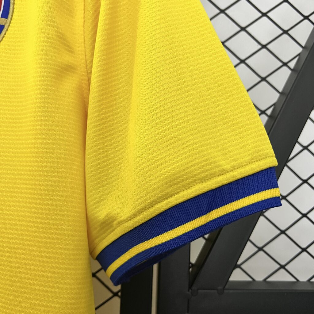 Arsenal Away (2013/14)