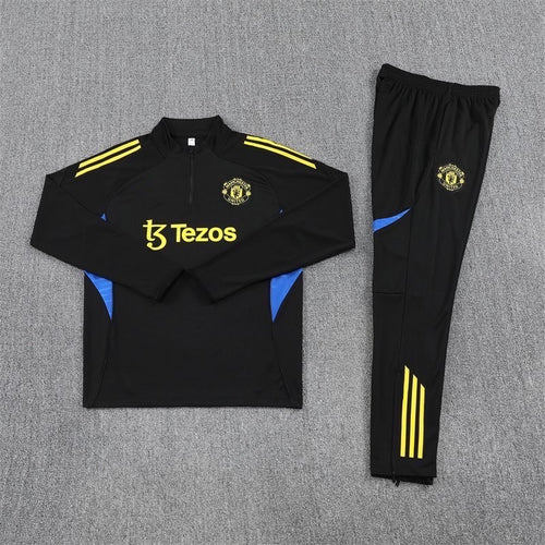Manchester United Tracksuit (25/26)
